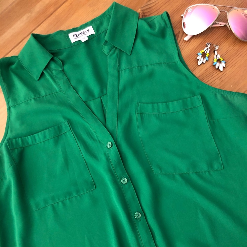 EUC Express sleeveless button down top